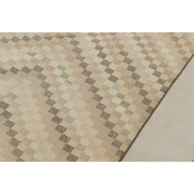 1960s Vintage Zeki Müren Rug in Beige-Brown Geometric Patterns by Rug & Kilim For Sale In New York - Image 6 of 8