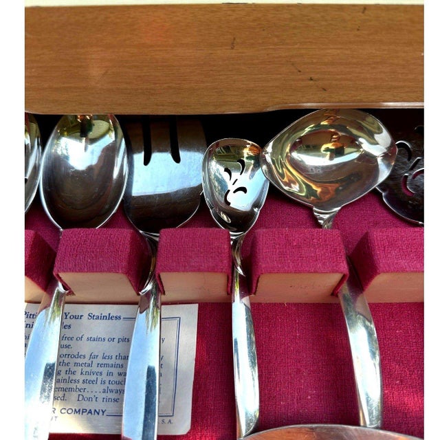 Mid 20th Century 1847 Rogers Bros Flair Silverplate Flatware Service for 16 With Chest - 121 Pcs For Sale - Image 15 of 18
