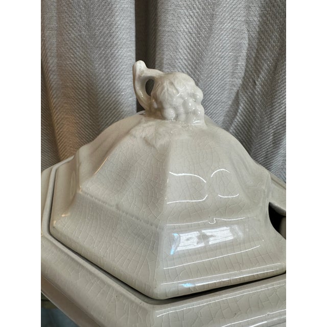 Early 20th Century European White Soup Tureen For Sale - Image 5 of 5