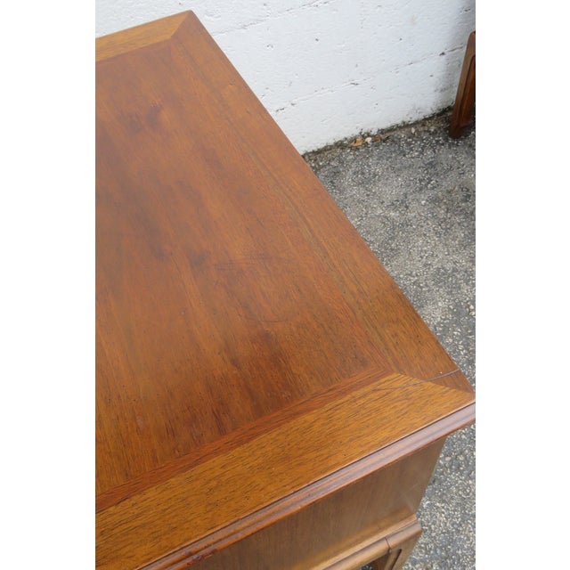 Brown Mid Century Modern Nightstands Side End Bedside Tables a Pair 6260 For Sale - Image 8 of 18