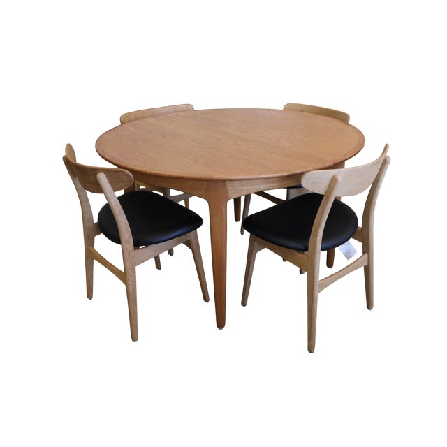 Mid-Century Modern Round Oak Model 62 Dining Table by Henning Kjærnulf for Sorø Stolefabrik, Denmark, 1960s For Sale - Image 3 of 18