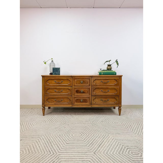 Vintage Thomasville 9-Drawer Dresser Transitional Wood Chest MCM Ornate Long Boy For Sale - Image 12 of 15