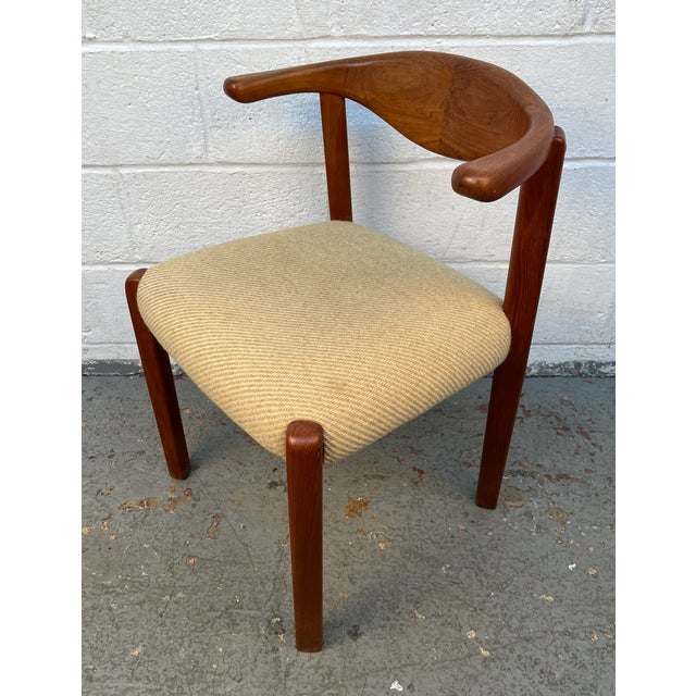 Mid-Century Modern Mid 20th Century Set of Eight Danish Teak Cowhorn Chairs by Dyrlund For Sale - Image 3 of 12