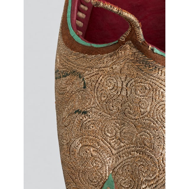 Late 19th Century Antique Indian Gold-Embroidered Leather Mojari Shoes, Circa 1870–1910, Pair For Sale - Image 5 of 12