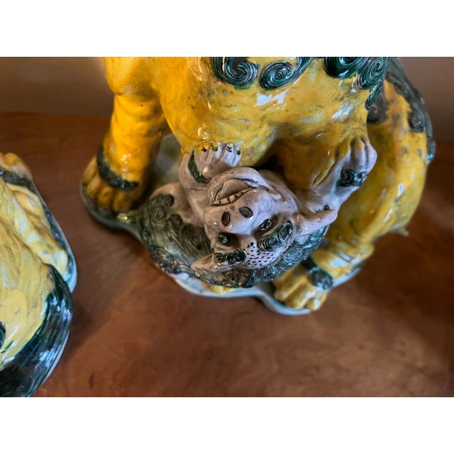 Chinoiserie Antique 18th Century Chinese Famille Vert Foo Lion Dogs - a Pair For Sale - Image 3 of 13