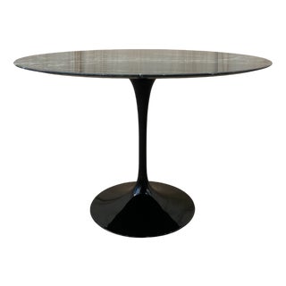 Round Tulip Table with Green Alpine Marble Top by Eero Saarinen for Knoll Inc. / Knoll International, 1980s For Sale