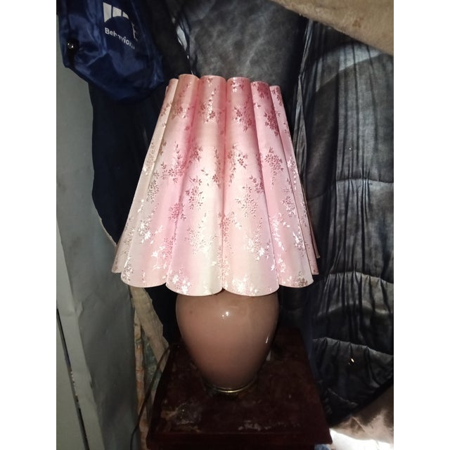 Vintage 1980s Postmodern Pink Ceramic Table Lamp w/ Pleated Shade Hollywood Regency Deco Revival