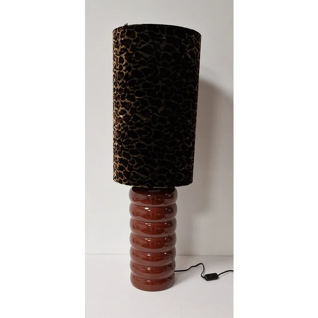 Splendid 80s table lamp, Italian with spotted lampshade, valued. Lamp height 48cm, diameter 19cm. Height of the lampshade...