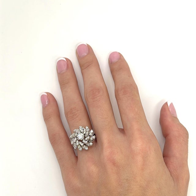 Silver Flower Shaped 18k White Gold Diamond Ring - Size 5.75 For Sale - Image 8 of 8