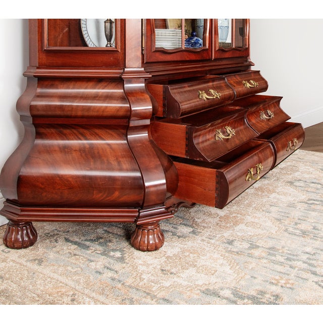1940s 1940s Grand Mahogany Breakfront China Cabinet With Bombe Base For Sale - Image 5 of 5