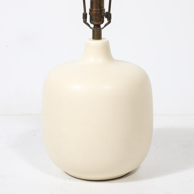 Lotte and Gunnar Bostlund Mid-Century Off White Glazed Ceramic Table Lamps by Lotte & Gunnar Bostlund For Sale - Image 4 of 17