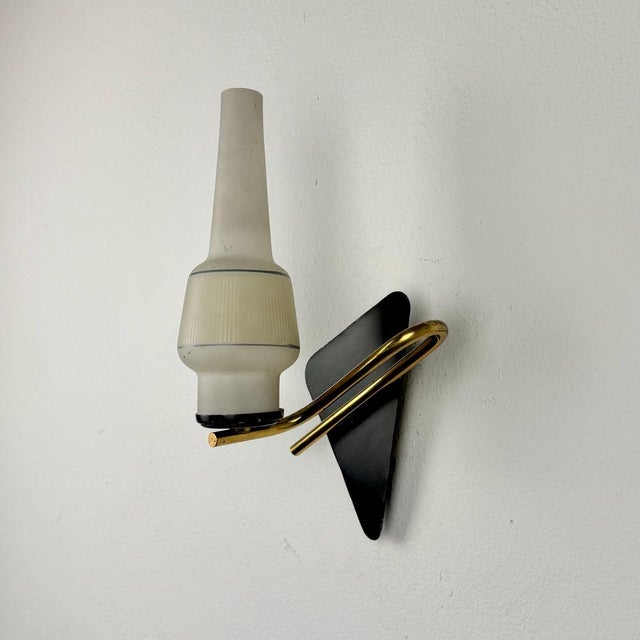 Small Mid-Century Modern Italian Wall Lamp from Stilnovo, 1950s, in Very Good conditions. Designed 1950 to 1959 This piece...