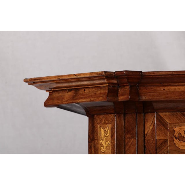 Mid 18th Century Antique Baroque Walnut Cabinet with Pilasters, Corinthian Capitals and Inlays, Vienna, Austria, 1750s For Sale - Image 5 of 18