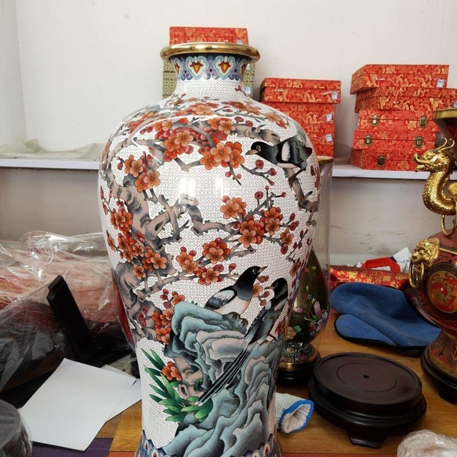 Large Vintage Cloisonné Enamel Meiping Vase – Magpie & Plum Blossom Motif, Attributed to Dai Jialin For Sale - Image 4 of 9