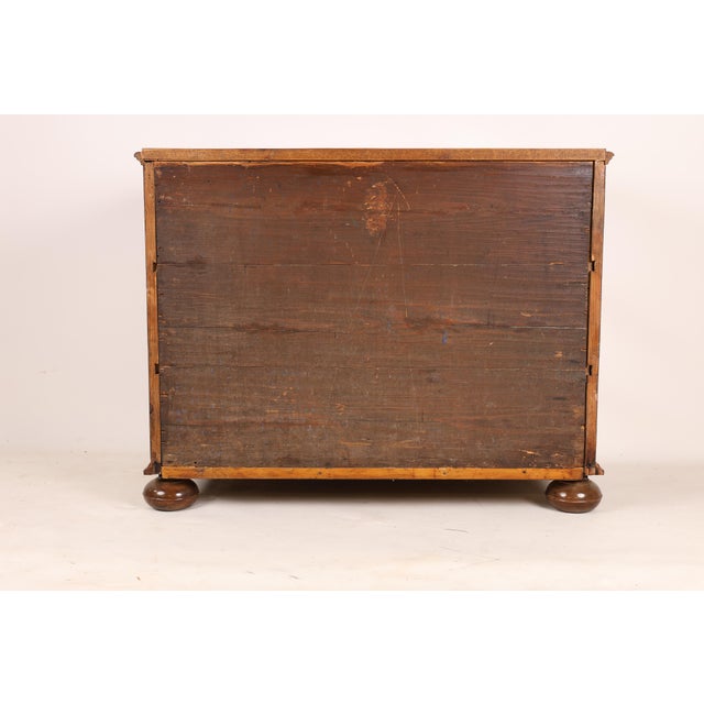 Baroque Chest of Drawers in Walnut, Braunschweig, Germany, 1780 For Sale - Image 9 of 14
