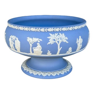 Vintage Wedgwood Neoclassical Blue Jasperware Large Pedestal High-Relief Centerpiece Bowl, Marked For Sale