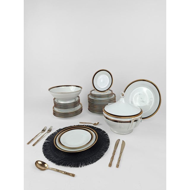 China Dinner Service attributed to Richard Ginori, 1980s, Set of 33 For Sale - Image 13 of 18