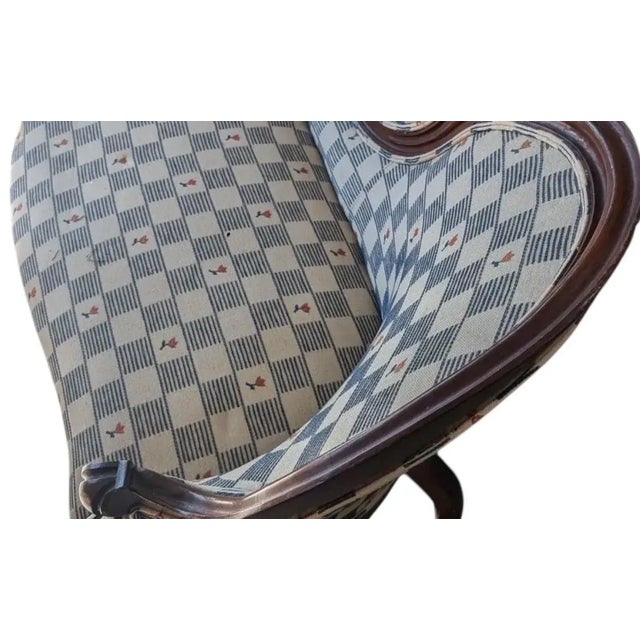 Late 19th Century Victorian Carved Walnut Balloon Back Settee / Loveseat – Late 19th Century For Sale - Image 5 of 8