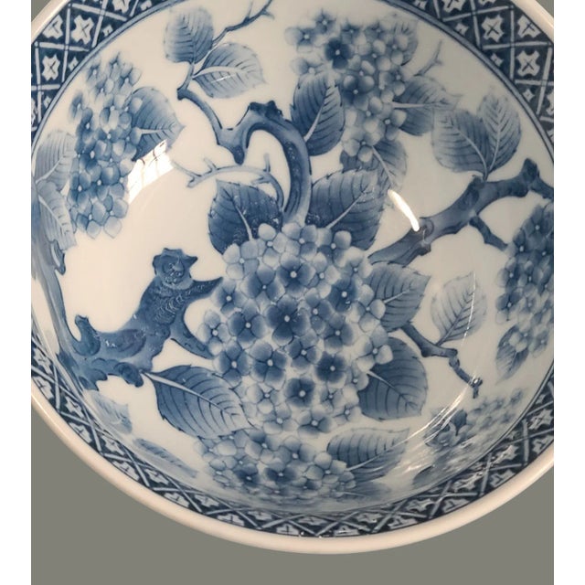 Vintage Pair of Blue & White Porcelain Floral Japanese Asian Serving Rice Bowls, Marked For Sale - Image 4 of 7