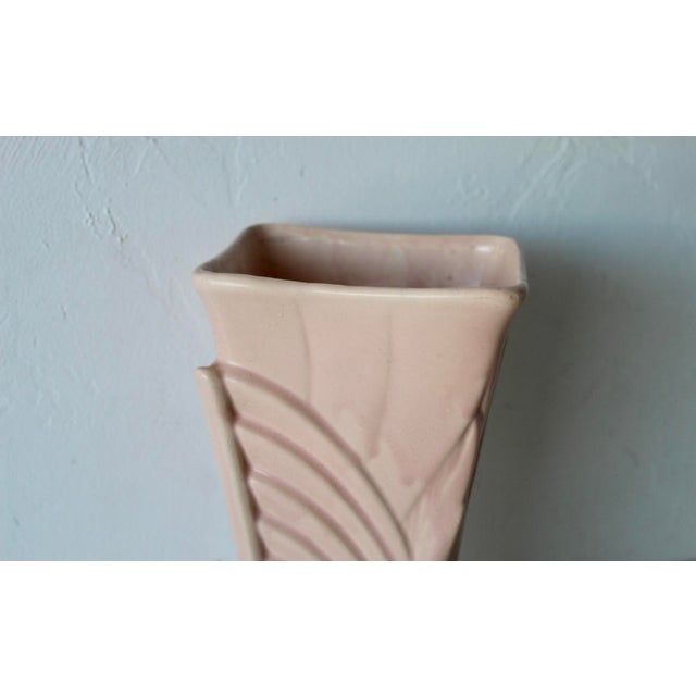1940s Art Deco McCoy Pink Glazed Ceramic Wing Vase Vintage For Sale - Image 14 of 15
