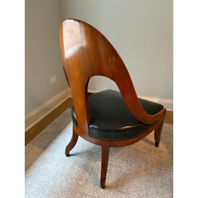 Pair of Mid-Century Michael Taylor for Baker Mahogany Spoonback Slipper Chairs – Original Black Leather & Brass Tacks For Sale - Image 13 of 14