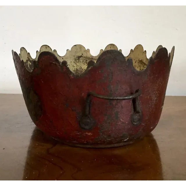 1790 - 1800 French Empire Paint Decorated Tole Monteith Planter Cachepot For Sale In New York - Image 6 of 11