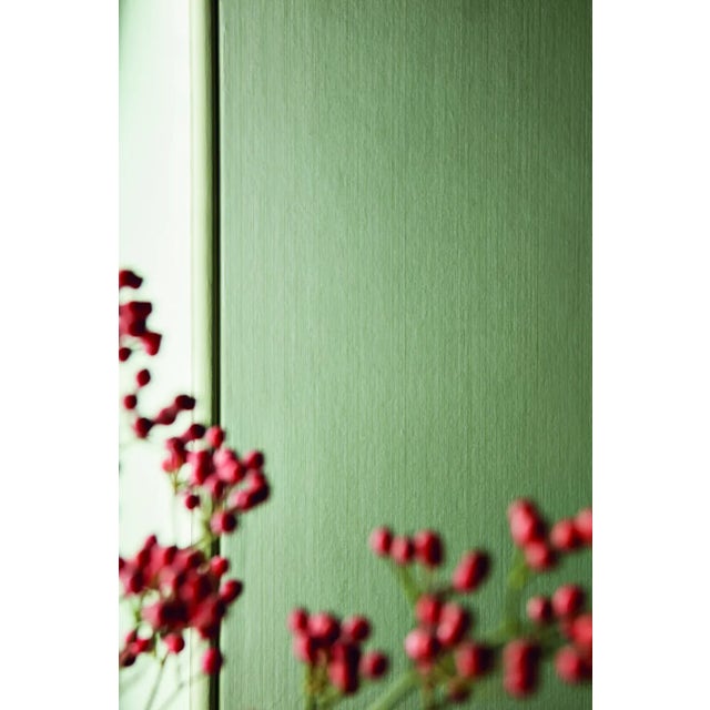 The perfect partner to Sanderson fabrics and paints this timeless monochromatic strie is hugely versatile. Use on all four...