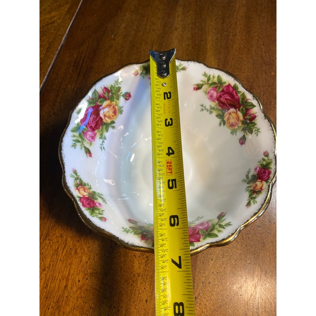 Royal Albert 1960s Royal Albert Old Country Roses 6.5” Footed Bowl For Sale - Image 4 of 12