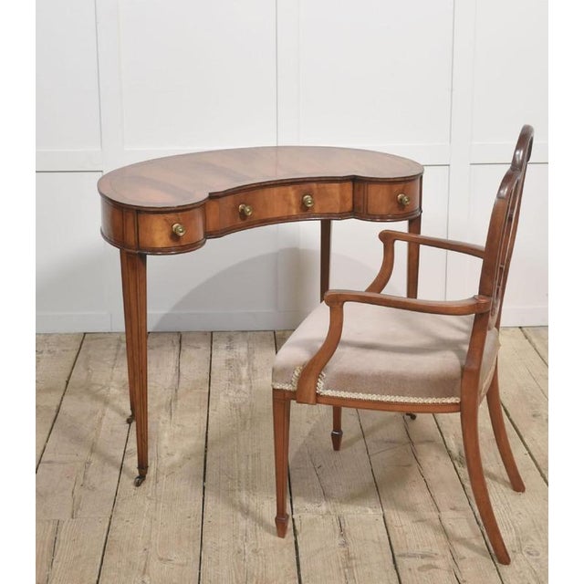 Kidney-Shaped Lady's Dressing Table in Mahogany, 1890s For Sale - Image 9 of 10