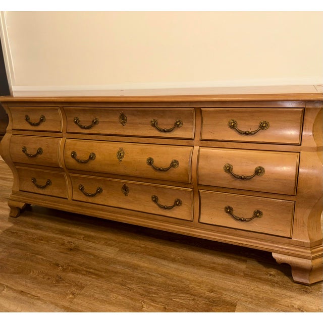 Century Furniture Provincial Curvy 9-Drawer Vintage Dresser Beautiful and unique vintage Century Furniture Provincial...