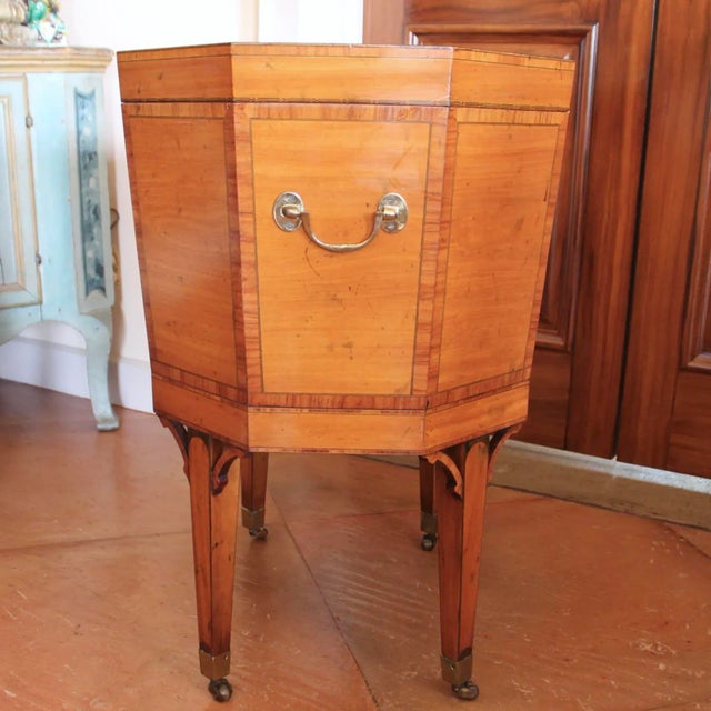 Wood Satinwood Georgian Marquetry Cellarette of Octagonal Form For Sale - Image 7 of 12