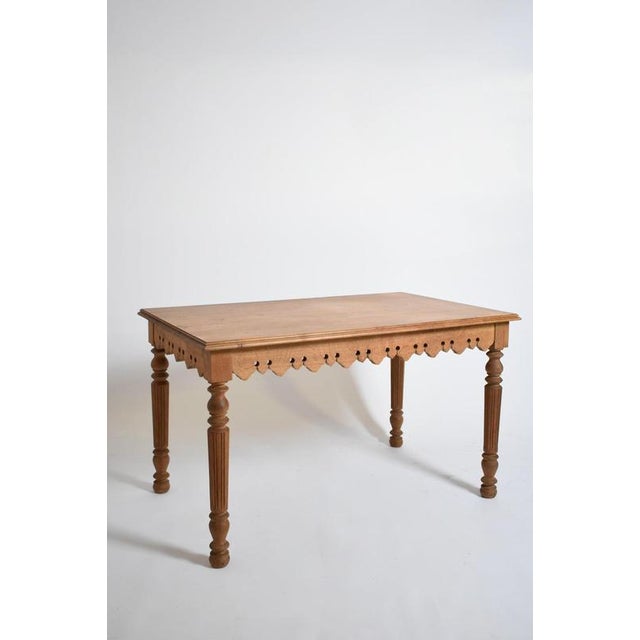 Turned oak rustic console table, XIXth c. Rectangular oak dining table, kitchen table scalloped apron, and ringed baluster...