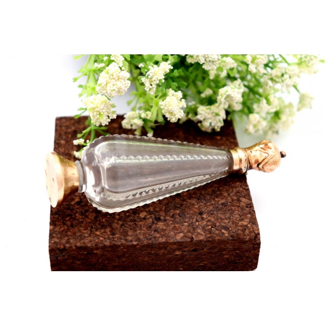 Perfume Bottle in Cut Glass with Gold Applications, in Good conditions. Designed 1890 to 1919