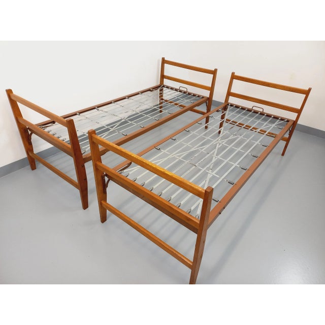 1960s Vintage Stackable Daybeds in Oak Wood and Metal, 1960s, Set of 2 For Sale - Image 5 of 18