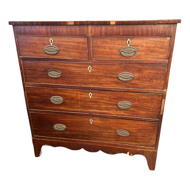 Antique Hepplewhite Style Chest of Drawers For Sale