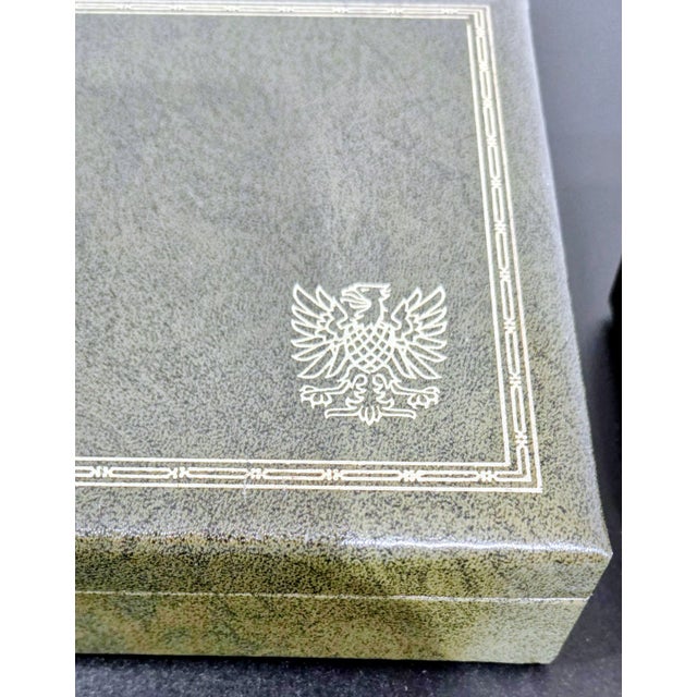 Mid 20th Century Gentleman’s Swedish Royal Court Green Leather Cufflink Box & Coaster Set – Malmo by Skandinaviska Etuifabriken For Sale - Image 4 of 9