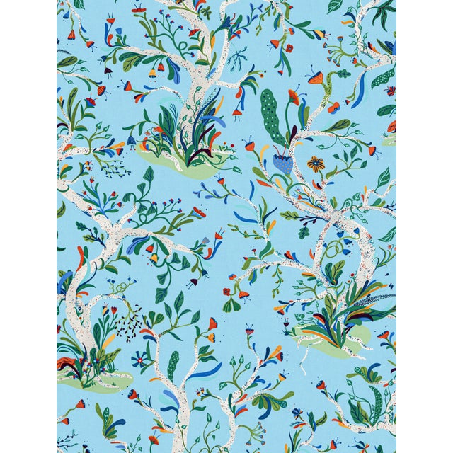 Hinson re-enters the limelight with a show-stopping debut collection under the Scalamandré name. COLOR POP!, a collection...