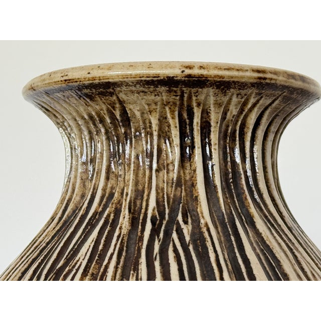 20th Century Signed Japanese Studio Pottery Vessel For Sale - Image 4 of 9