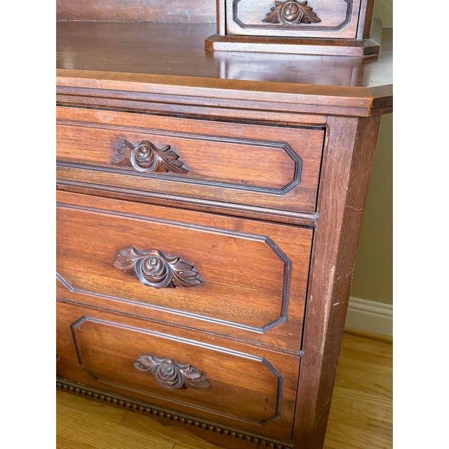 1930s American Victorian Walnut Chest With Carved Detail, Davis Cabinet Company For Sale - Image 5 of 17