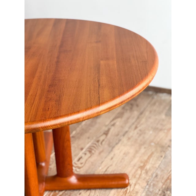 Wood Sculptural Round Extendable Dining Table from Dyrlund For Sale - Image 7 of 18