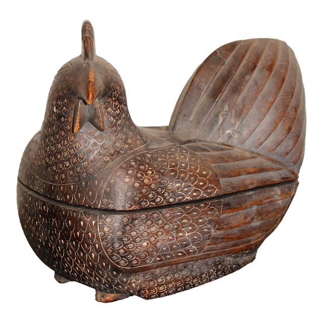 Early 20th Century Northern Thailand Hand-Carved Wooden Rooster Container With Interior Cavity For Sale