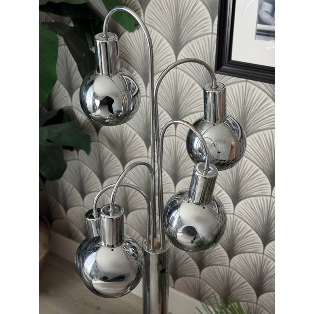 Mid-Century Modern Vintage Mid-Century Modern Atomic Chrome Eyeball Floor Lamp Attributed to Robert Sonneman For Sale - Image 3 of 8