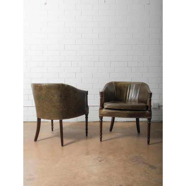 Pair of Vintage Green Leather Barrel Chairs With Turned Wood Legs Nailhead Trim For Sale In Dallas - Image 6 of 6