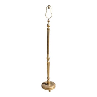 Vintage French Gilded Louis XV Floor Lamp With Turned Fluted Single Pedestal on a Round Support For Sale