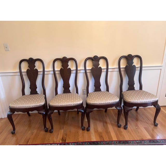 Vintage Ethan Allen Queen Anne Cherry Dining Set – Table, 6 Chairs, 2 Leaves & Custom Pads For Sale In Boston - Image 6 of 10