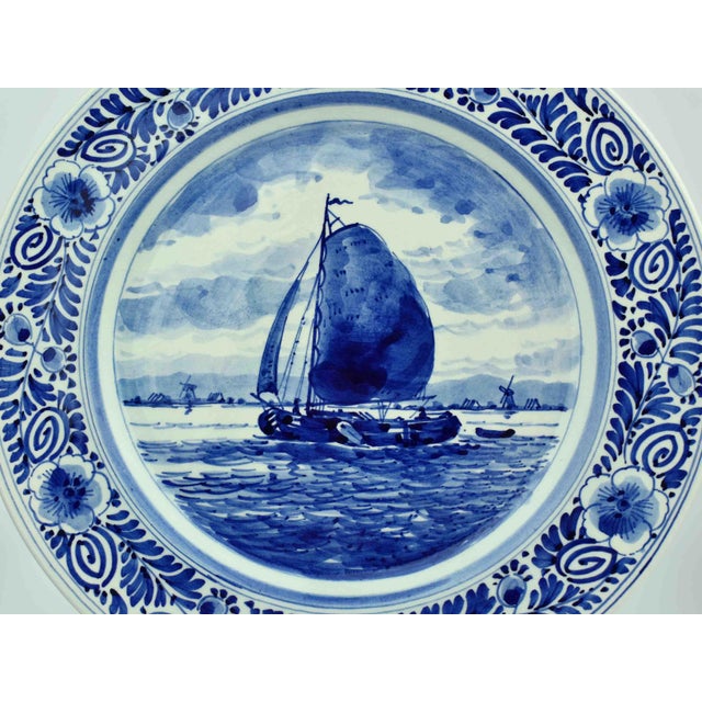 Rustic European Mid 20th Century Hand Painted White and Blue Delft Sailing Boat Wall Decorative Plate For Sale - Image 3 of 6