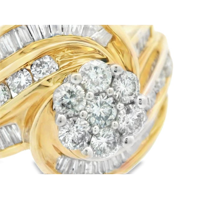 Contemporary 1990s 14k Yellow Gold Diamond Swirl Ring, Size 9 For Sale - Image 3 of 10