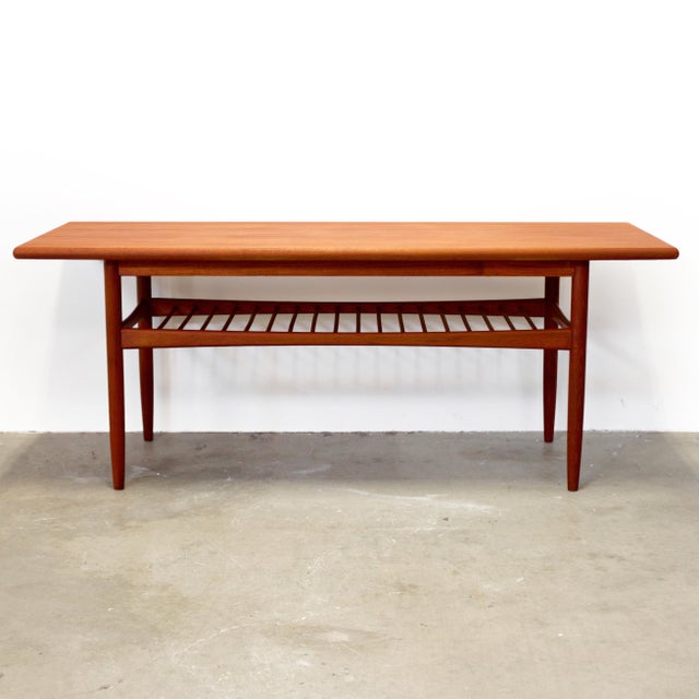 Mid-Century Modern Danish Teak “Surfboard” Coffee Table With Lower Magazine Shelf For Sale - Image 3 of 9
