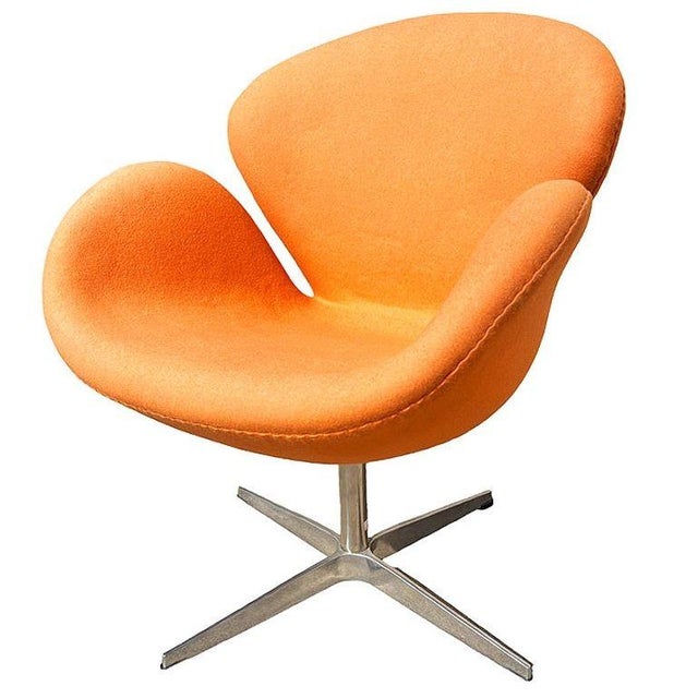 Mid-Century Modern Punmkin Orange Swan Chair in the Style of Arne Jacobsen For Sale - Image 3 of 7