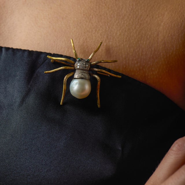 1980s Vintage Pearl Diamond 18k Yellow Gold Silver Spider Brooch For Sale - Image 5 of 6